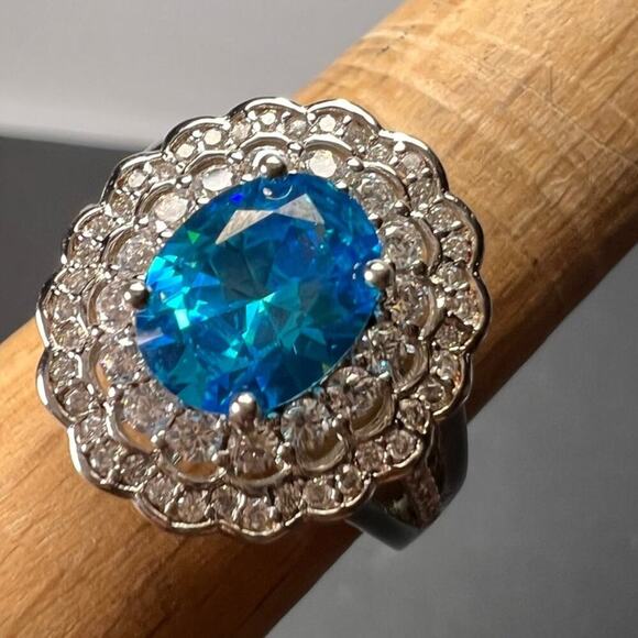 Blue and white CZ halo sterling silver ring size 8 - Picture 1 of 11